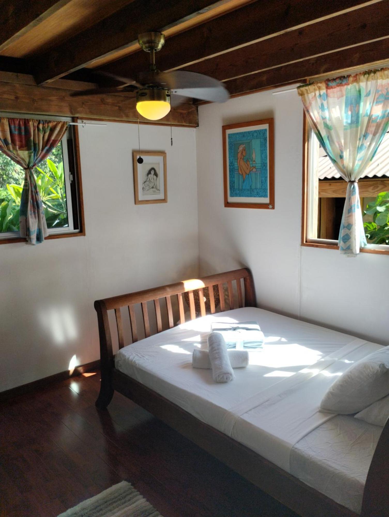 Tema'E Beach House Temae Екстер'єр фото