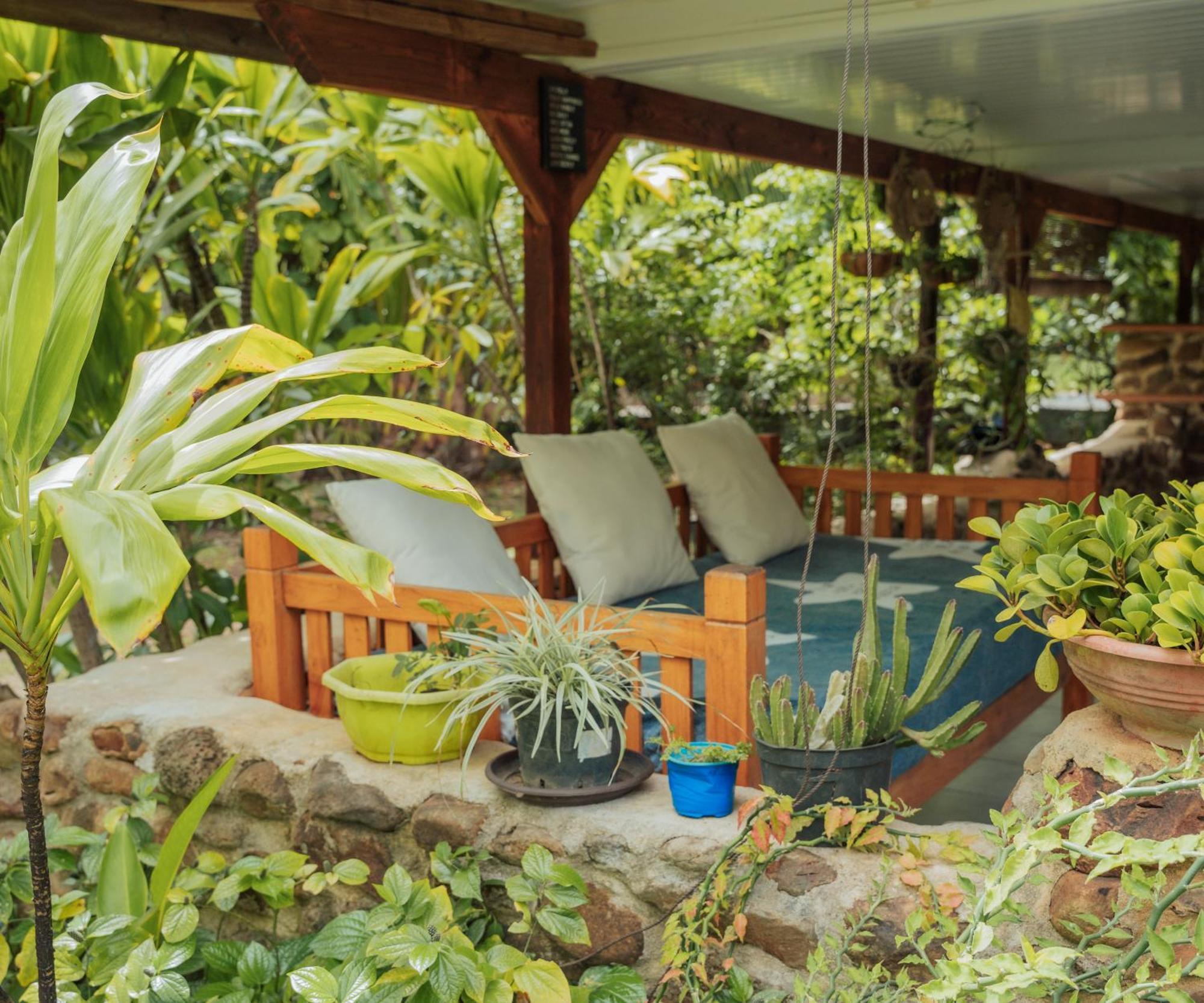 Tema'E Beach House Temae Екстер'єр фото